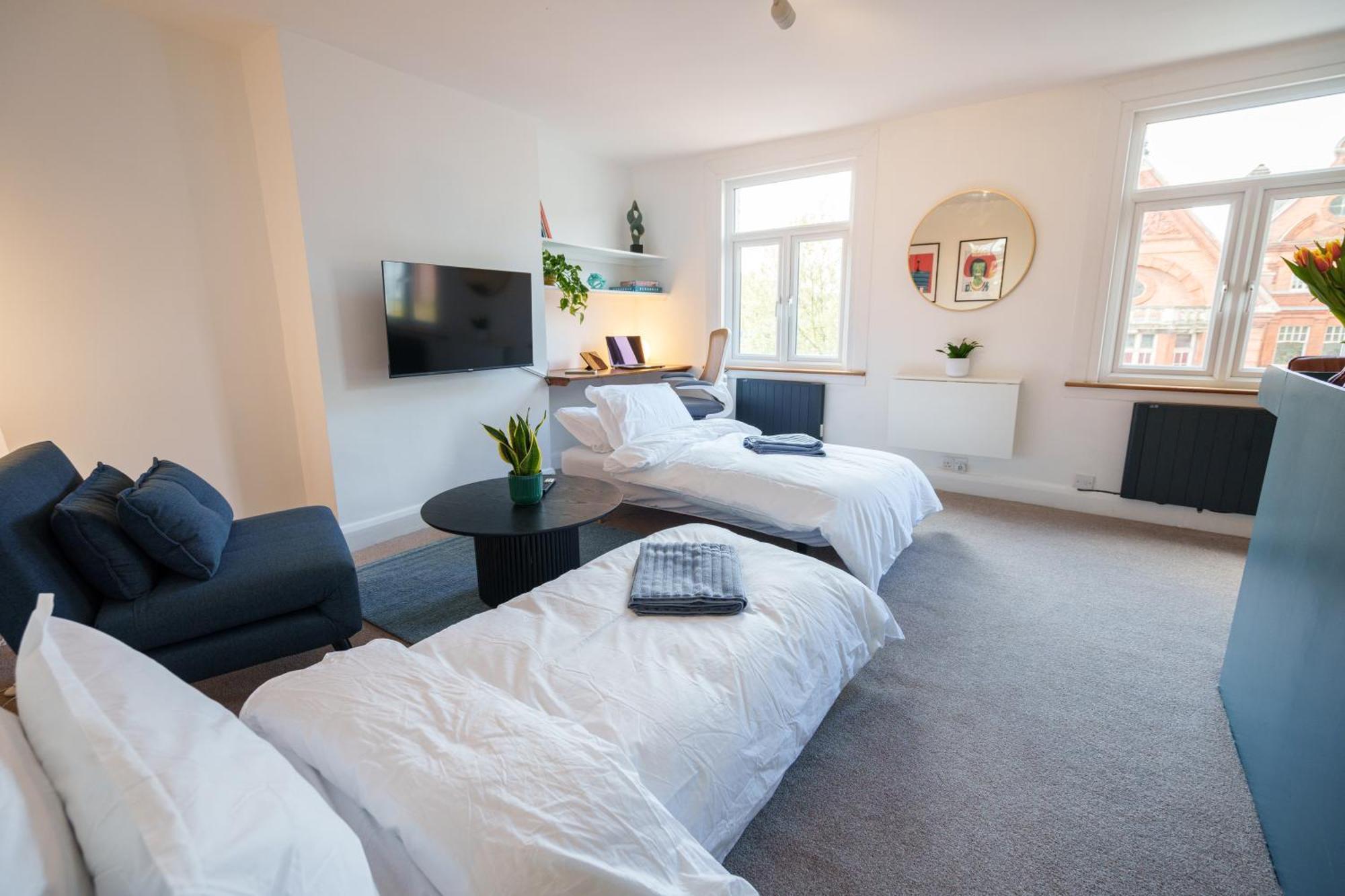 Stylish & Spacious Peckham Flat *